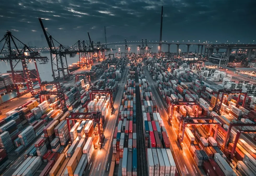 Cảng container về đêm